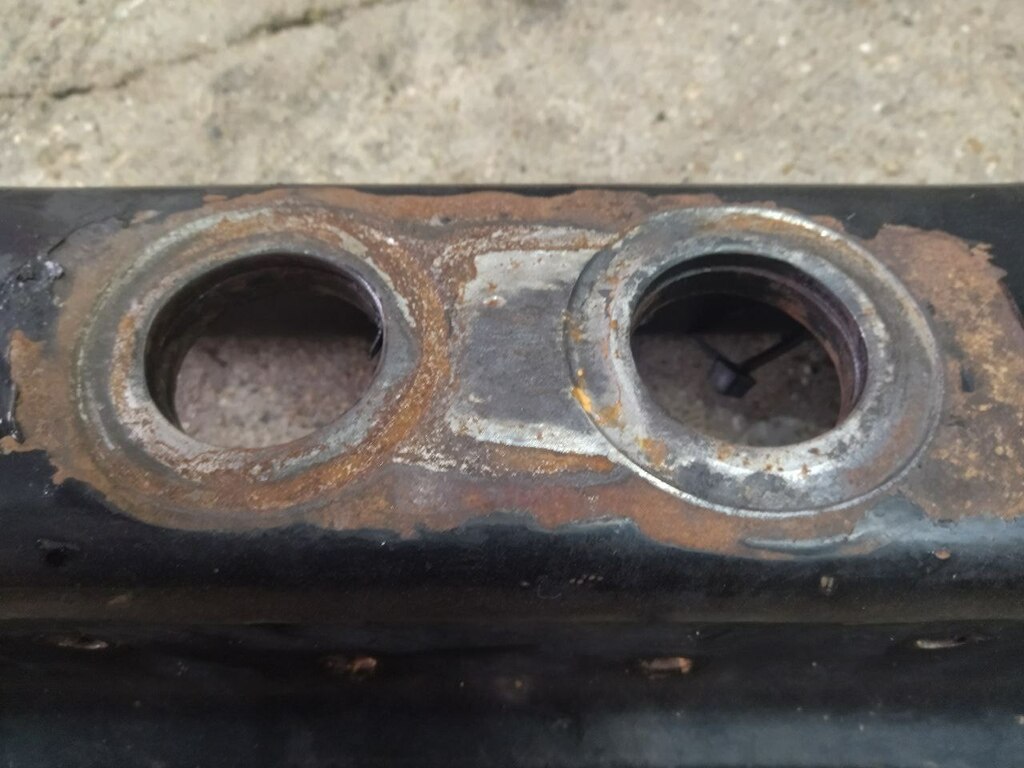 траверса рамы передняя б/у \ выработка - 3